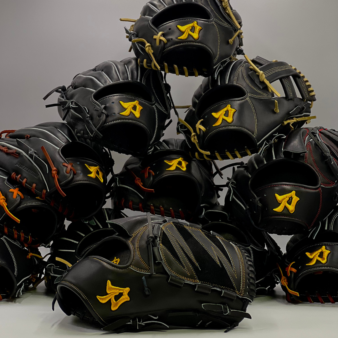 Japanese fashion baseball gloves