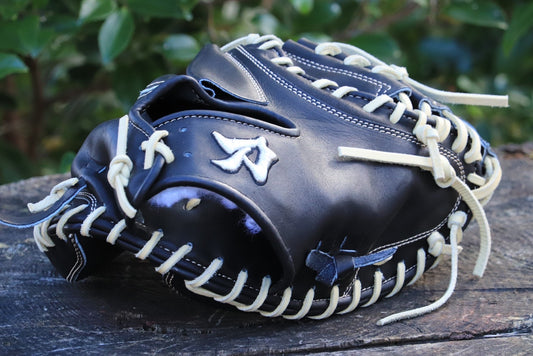 Katana signature Catcher’s mitt